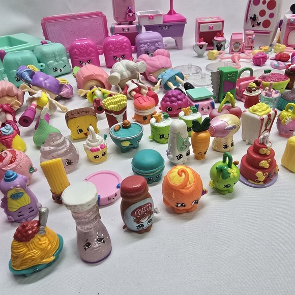 Huge Moose Shopkins Lot- Dolls, Figures, and Accessories + Disney Waffle Set - Picture 15 of 17